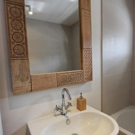 Luxury Two-story Loft Near Old Town - Private Garage & Balcony Appartement *